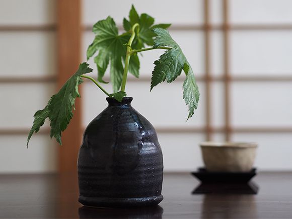 生子流つり鐘花入